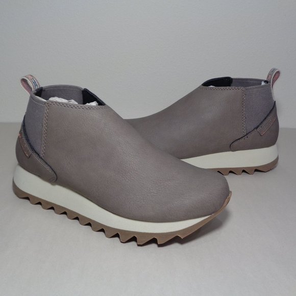 Merrell Size 7.5 M ALPINE CHELSEA Falcon Boots New Women's Shoes - Picture 1 of 13